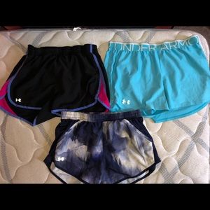 3 under armour shorts size medium